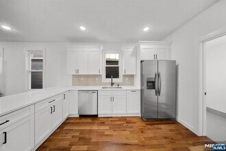 319 William St in Harrison, NJ - Building Photo - Building Photo