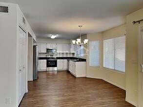 4229 N Ranier in Mesa, AZ - Foto de edificio - Building Photo