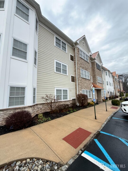 1400 St Georges Ave in Avenel, NJ - Building Photo
