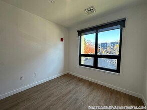 199 Gardner St in Boston, MA - Foto de edificio - Building Photo