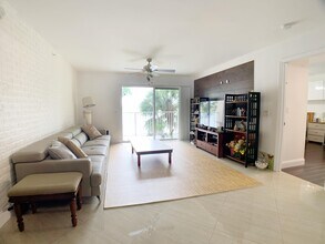 5015 Wiles Rd in Coconut Creek, FL - Building Photo - Building Photo