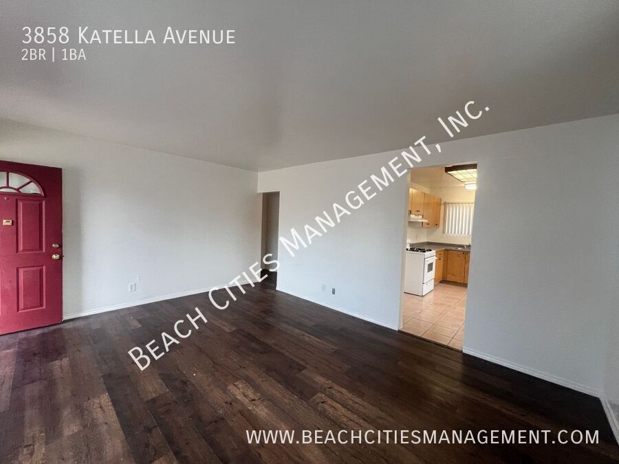 3858 Katella Ave in Los Alamitos, CA - Building Photo