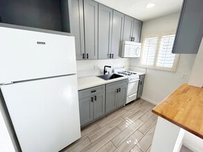 1315 N Indian Canyon Dr in Palm Springs, CA - Building Photo - Building Photo