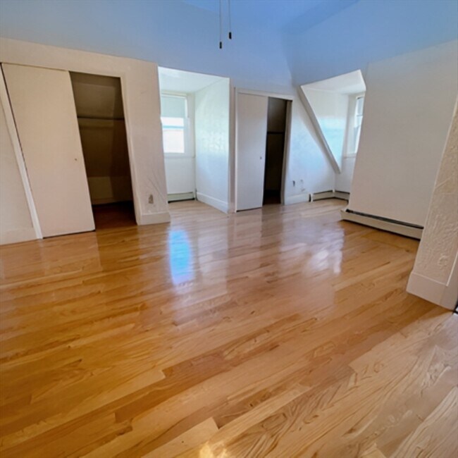 92 Thurston St in Somerville, MA - Building Photo - Building Photo