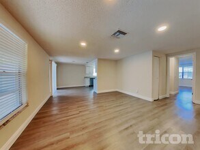 15936 Winding Dr in Tampa, FL - Building Photo - Building Photo