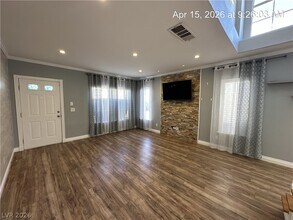 8848 Hampton Green Ave in Las Vegas, NV - Building Photo - Building Photo