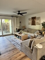 6103 Essex House Sq, Unit A in Alexandria, VA - Building Photo
