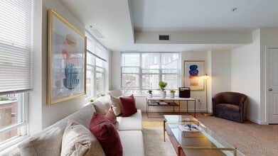 Paseo Verde South in Philadelphia, PA - Foto de edificio - Building Photo