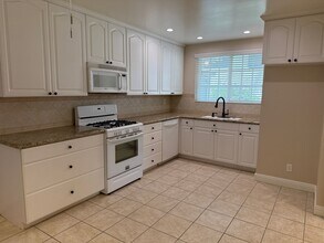 2777 N Galley St in Orange, CA - Building Photo - Building Photo