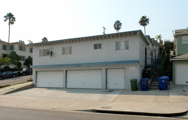 10703 Holman Ave in Los Angeles, CA - Building Photo - Building Photo