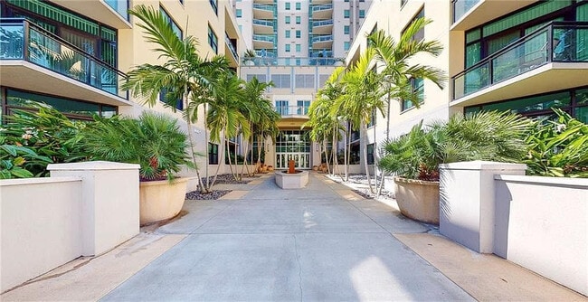 400 4th Ave S, Unit 201 in St. Petersburg, FL - Building Photo - Building Photo