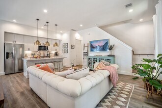 5217 Pinemont Creek Ln in Houston, TX - Building Photo - Building Photo