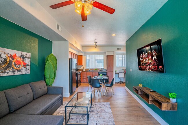 6610 N 93rd Ave in Glendale, AZ - Foto de edificio - Building Photo