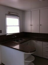 1022 S 9th Ave, Unit B in Yakima, WA - Foto de edificio - Building Photo