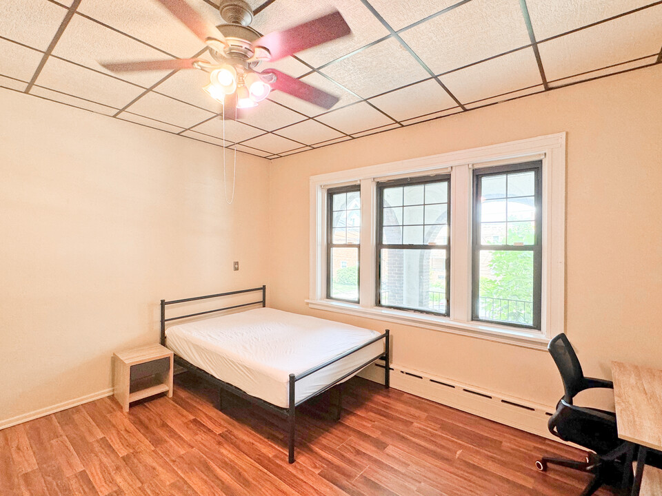 5856 Darlington Rd, Unit 2 in Pittsburgh, PA - Building Photo