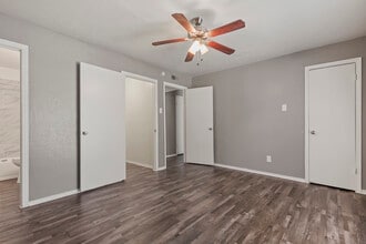 Monaco Valley in Dallas, TX - Foto de edificio - Interior Photo