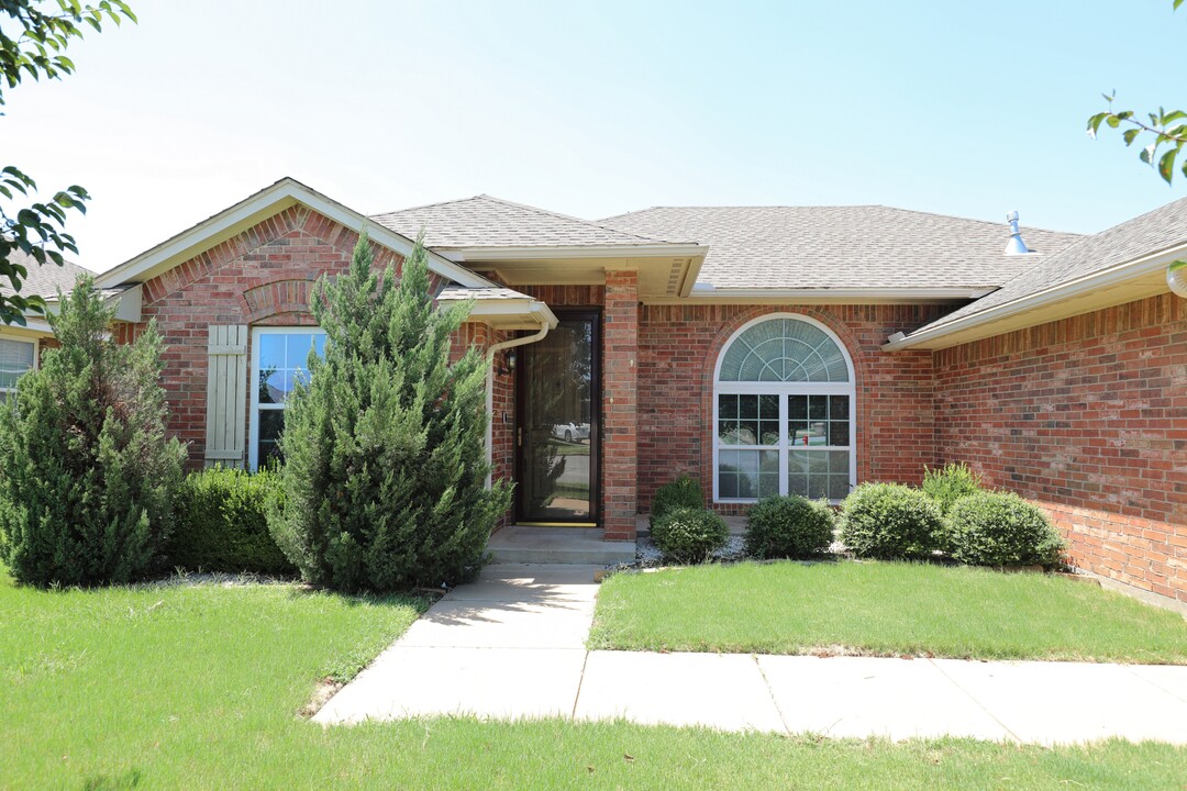 18201 Groveton Blvd in Edmond, OK - Building Photo