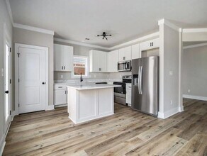 4816 Clarkstone Cir in Flowery Branch, GA - Foto de edificio - Building Photo