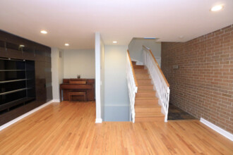 2235 N Lakewood Ave, Unit CS in Chicago, IL - Building Photo - Building Photo