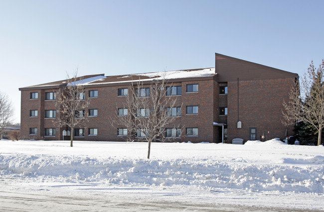 Grace Mcdowall Apartment in St. Cloud, MN - Foto de edificio - Building Photo