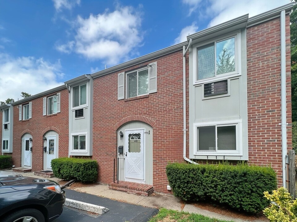 48 Floral St in Newton, MA - Foto de edificio