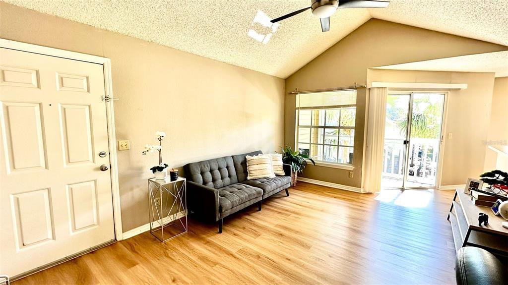 1065 S Hiawassee Rd in Orlando, FL - Building Photo