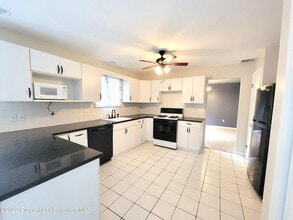 319 Carnation Dr in Clarks Summit, PA - Building Photo - Building Photo