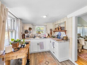 944 Totoket Rd in North Branford, CT - Building Photo - Building Photo