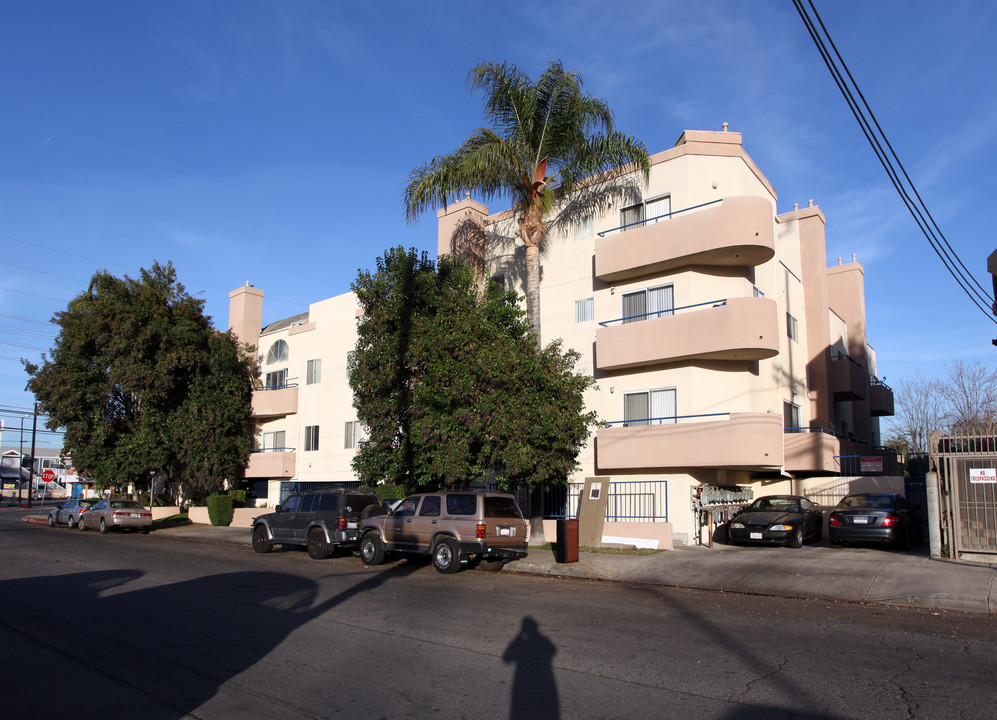 CAMBRIDGE COURT APARTMENTS in Canoga Park, CA - Foto de edificio