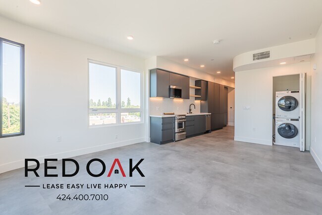3450 W 43rd St in Los Angeles, CA - Building Photo - Building Photo