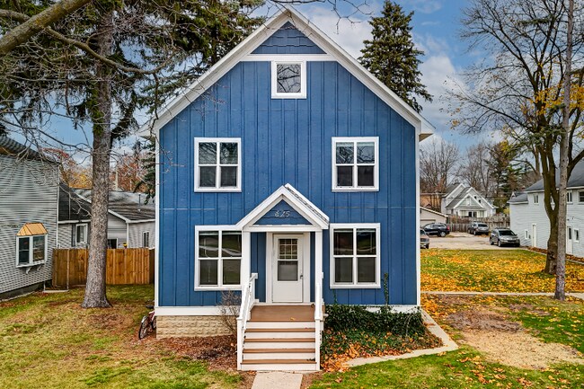 property at 620 W Ninth St