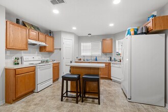 423 Bobby Dr in Crestview, FL - Building Photo - Building Photo