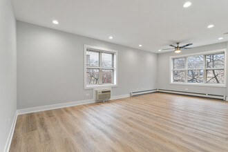 1303 W Estes Ave in Chicago, IL - Building Photo - Building Photo