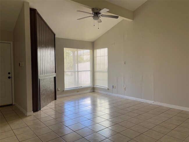 7715 Rolling Ridge Dr in Houston, TX - Building Photo - Building Photo