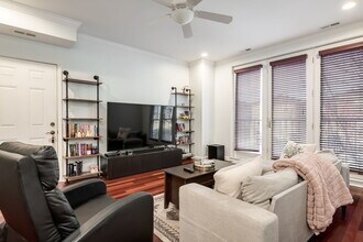 6641 W Belmont Ave in Chicago, IL - Building Photo - Building Photo