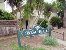 The Beachgate Apartments in Pacific Grove, CA - Building Photo