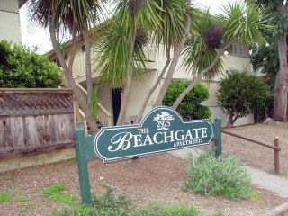 The Beachgate Apartments in Pacific Grove, CA - Foto de edificio