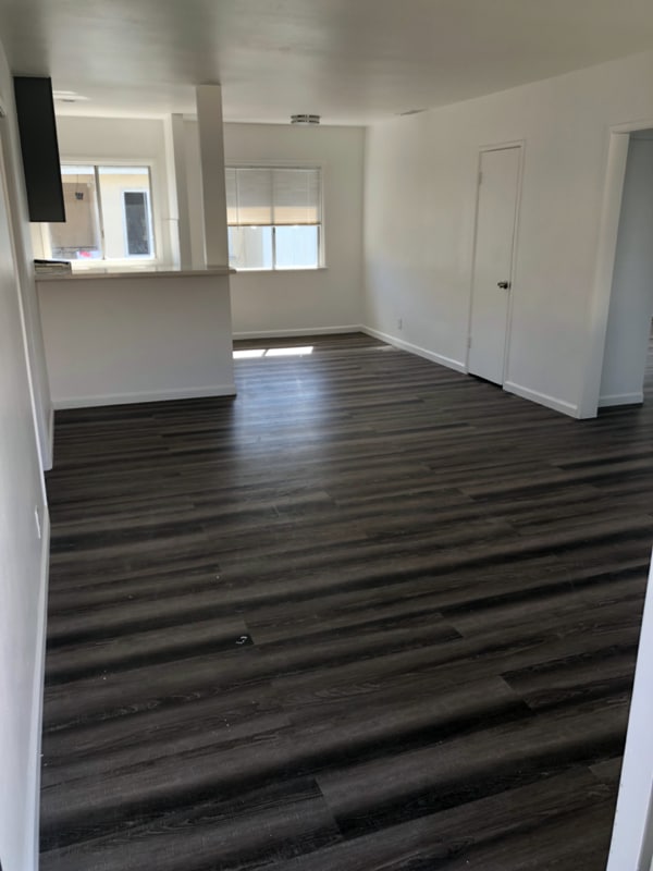 1136 S Holt Ave in Los Angeles, CA - Building Photo - Building Photo