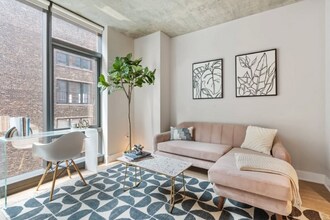 352 S Aberdeen St in Chicago, IL - Building Photo - Building Photo