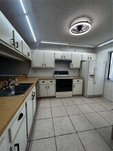 8020 Hampton Blvd in North Lauderdale, FL - Building Photo - Building Photo