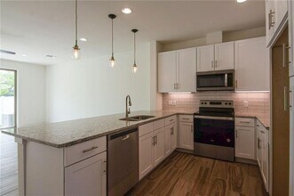 204 Conservation Dr in Austin, TX - Building Photo - Building Photo