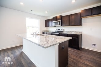 9300 Cotton Field Cir in Tuscaloosa, AL - Foto de edificio - Building Photo