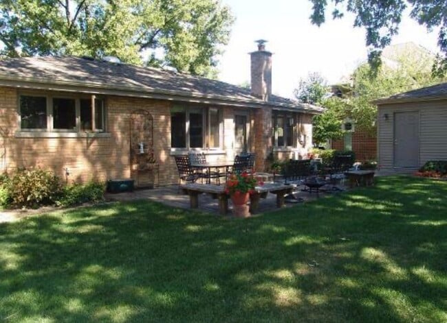 2187 Scott Rd, Unit scott in Northbrook, IL - Foto de edificio - Building Photo