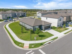 2375 Lancashire St in Davenport, FL - Foto de edificio - Building Photo