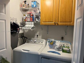 16134 Emerald Cove Rd in Weston, FL - Building Photo - Building Photo