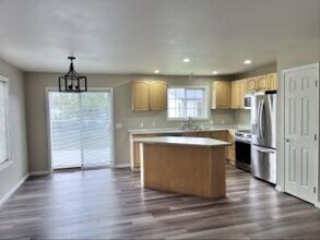 3239 Cherrywood Ave in Bellingham, WA - Building Photo - Building Photo