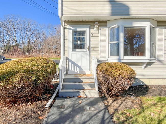 8 Park St, Unit #7 in Saco, ME - Building Photo - Building Photo