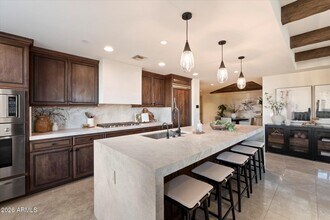 7181 E Camelback Rd in Scottsdale, AZ - Building Photo - Building Photo