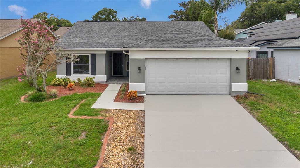 1052 Dees Dr in Oviedo, FL - Building Photo