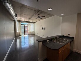115 W Peachtree Pl NW in Atlanta, GA - Building Photo